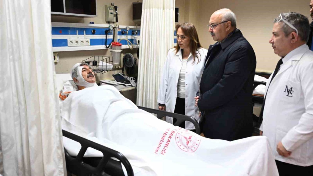 Vali Köşger servis kazasında yaralananları ziyaret etti