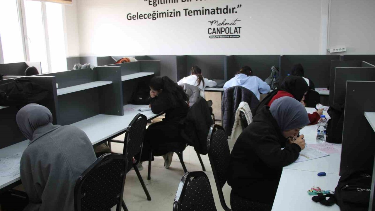 Haliliye’de gençlere destek