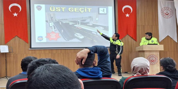 Kars’ta bakım merkezinde trafik bilinci