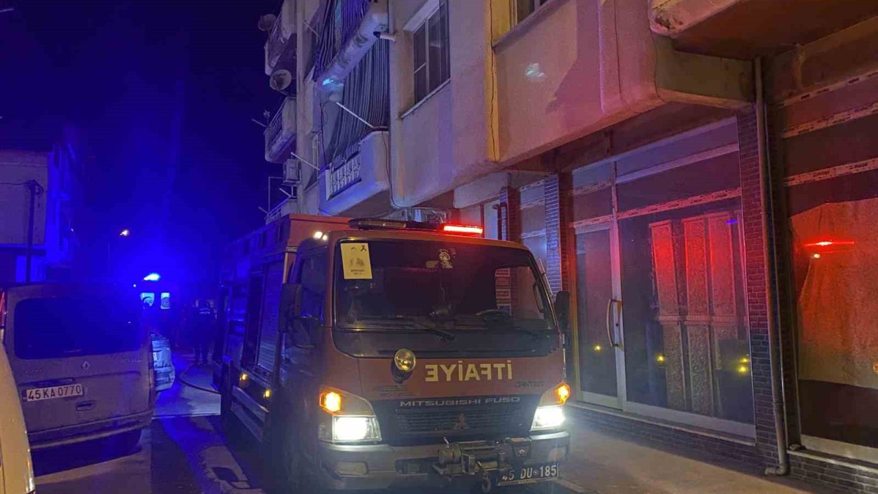 Alaşehir’de ev yangını korkuttu