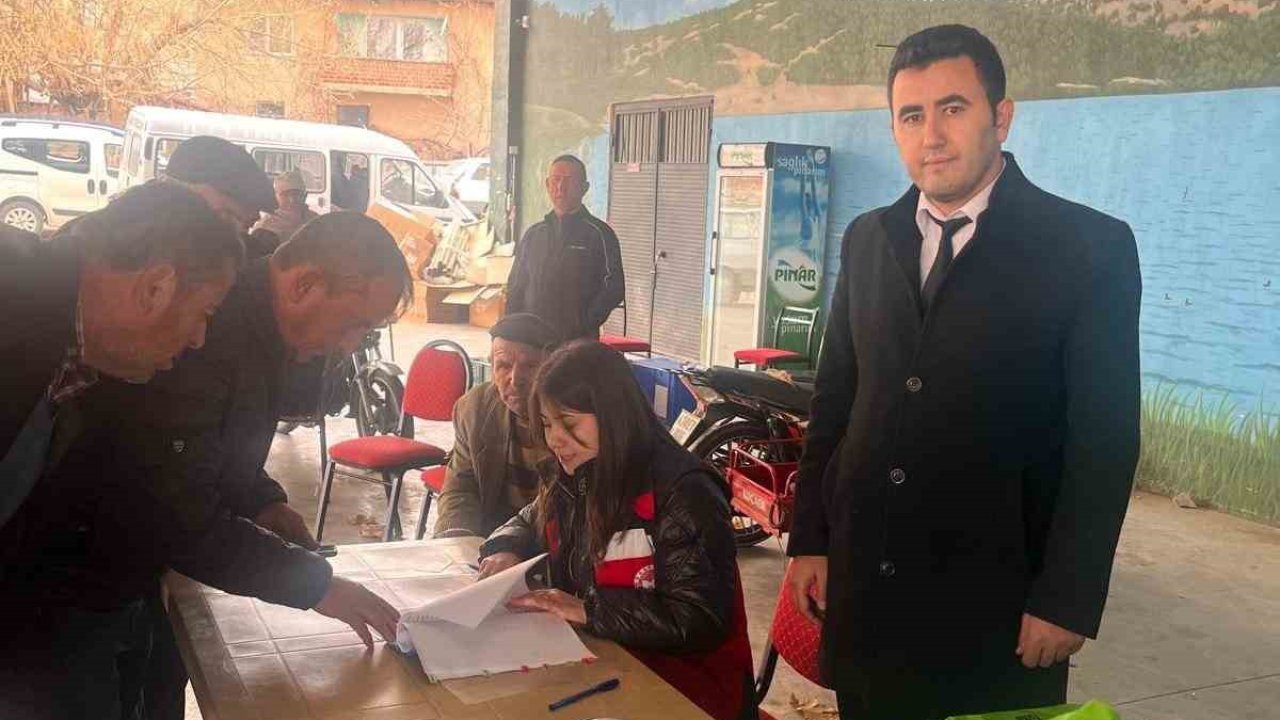 Pazarlar’da vişne ve kiraz üreticilerine bordo bulamacı desteği sürüyor