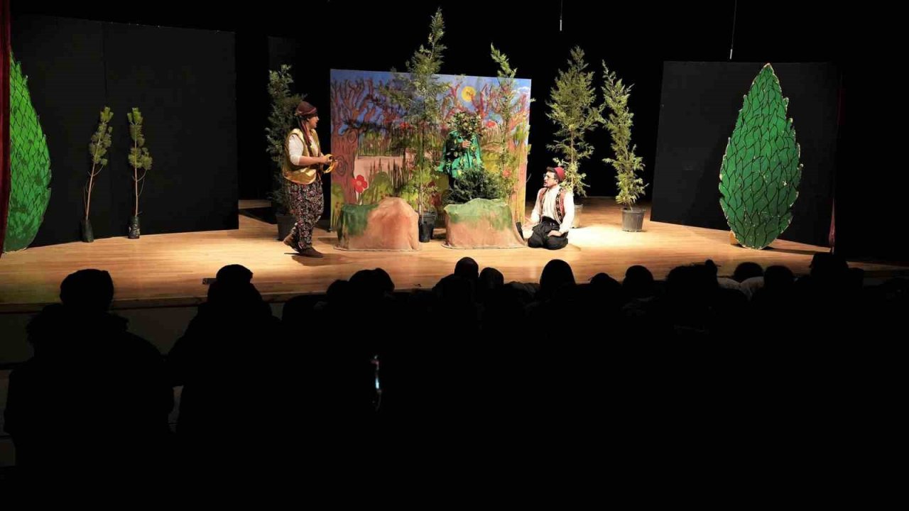 Keçiören Belediyesi’nden ücretsiz tiyatro hizmeti