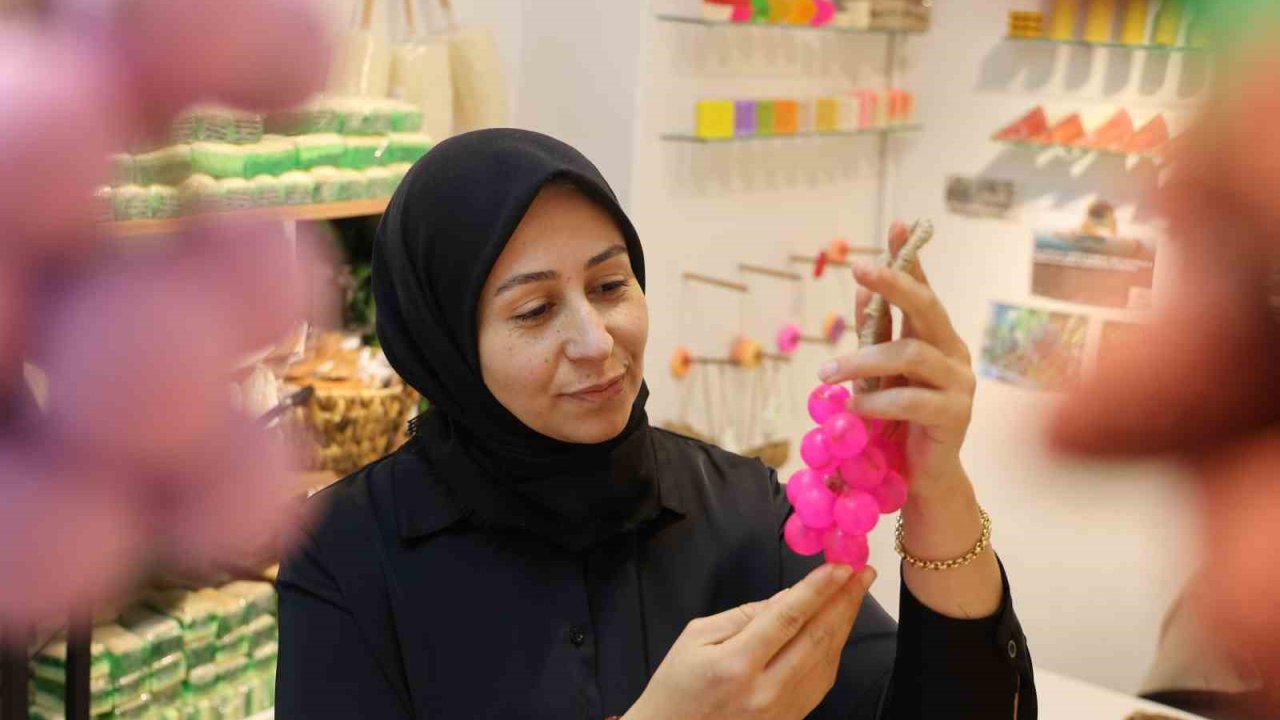 Mutfağında 3 çeşitle başladı, 100 çeşitle dükkan açtı