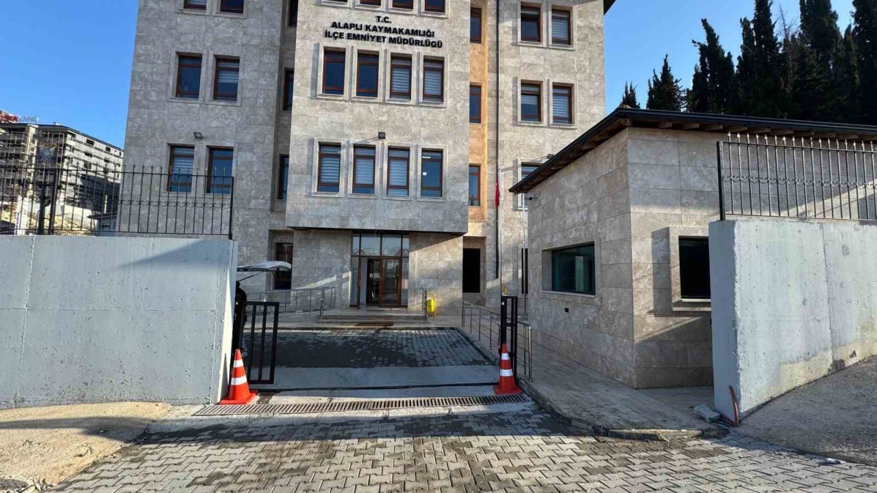 Alaplı’da durdurulan şüpheli araçta uyuşturucu ele geçirildi