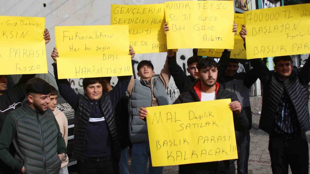 Adana’da gençlerden başlık parası eylemi