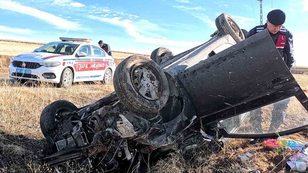 Aksaray’da takla atan otomobilin sürücüsü yaralandı
