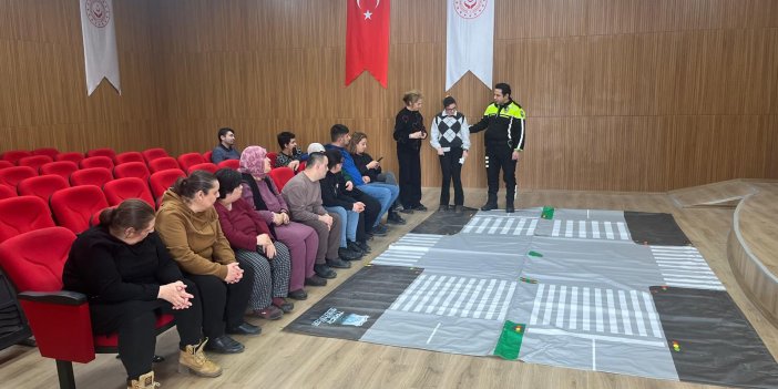 Engelli Bireylere Yönelik Trafik Eğitimi Kars’ta Gerçekleştirildi