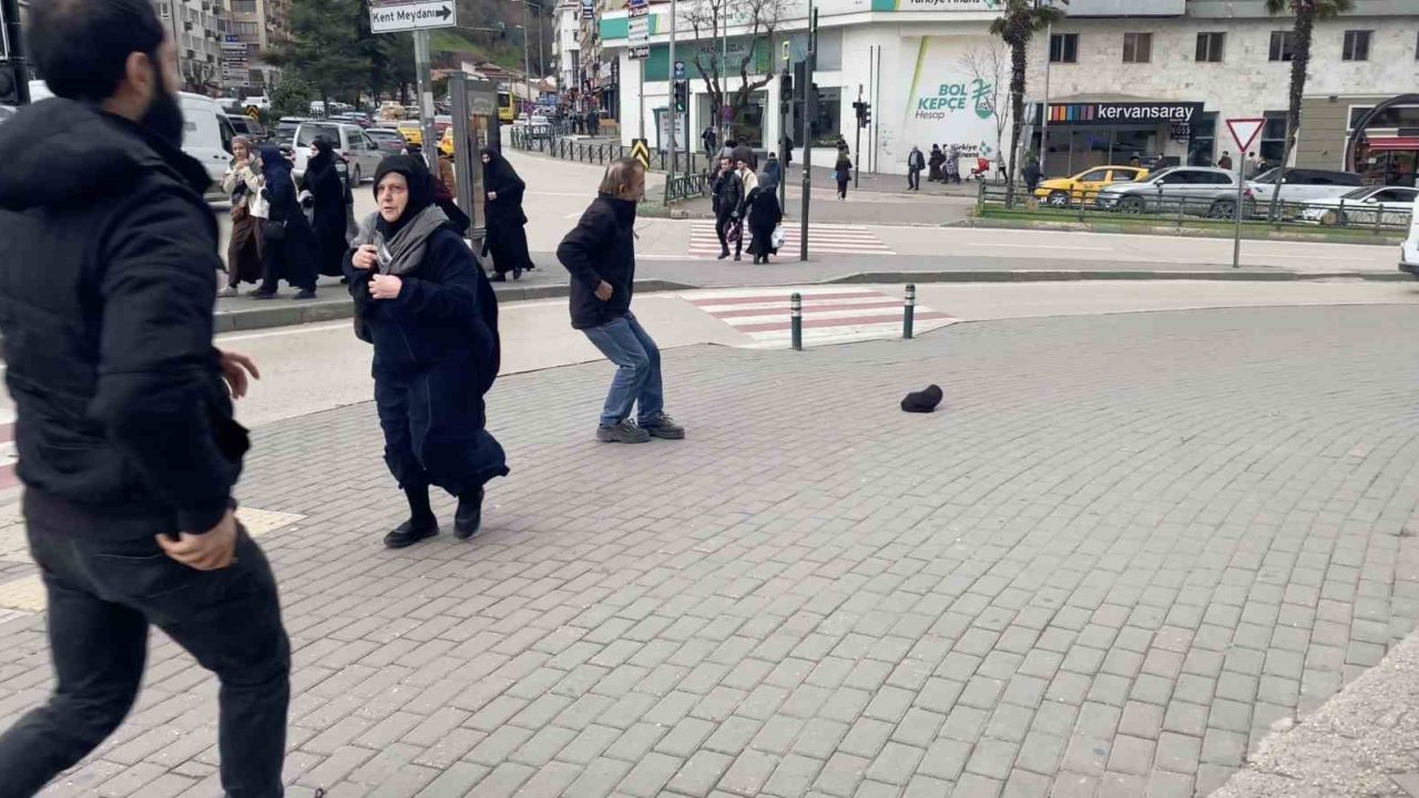 Bursa’da kuvvetli rüzgâr etkisini artırdı