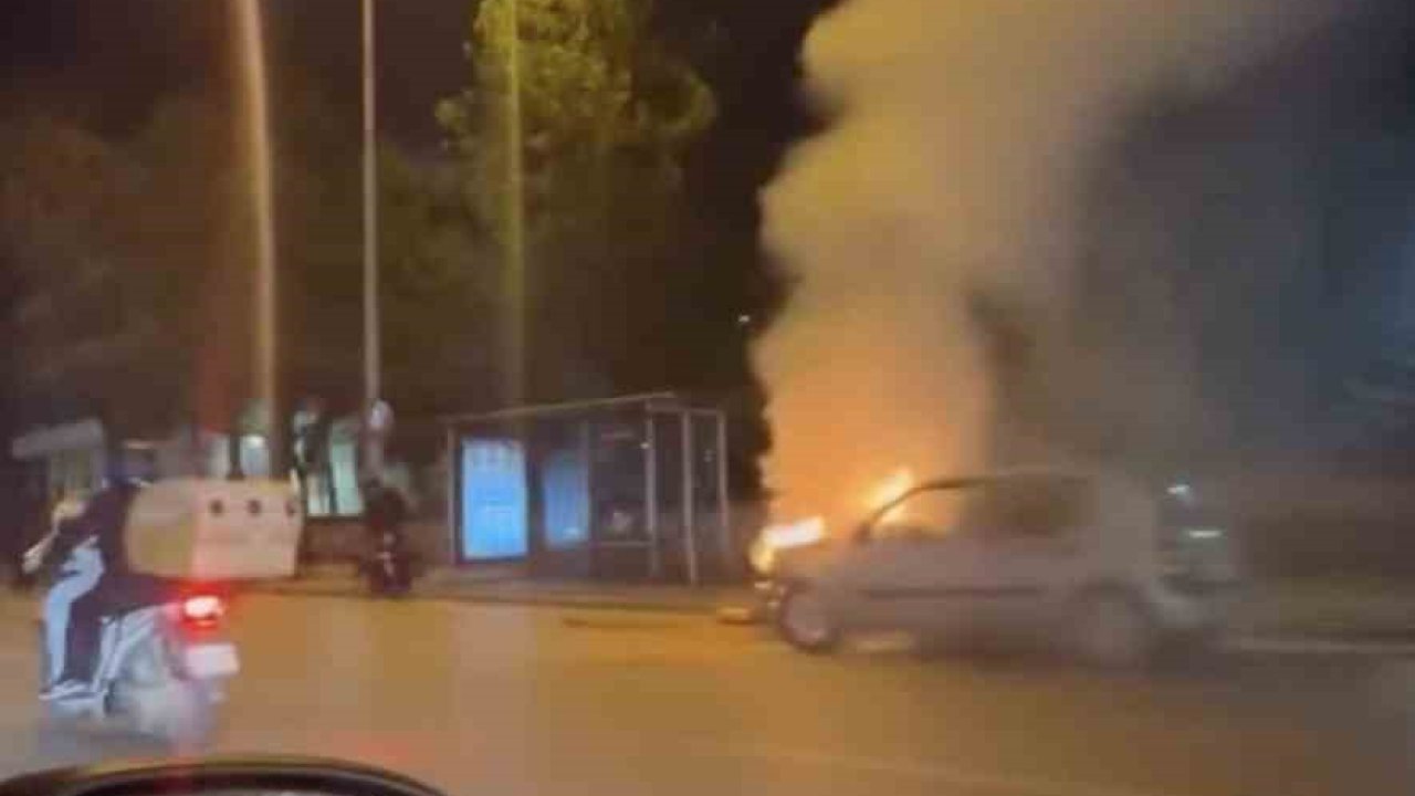 Bursa’da otomobil alevlere teslim oldu