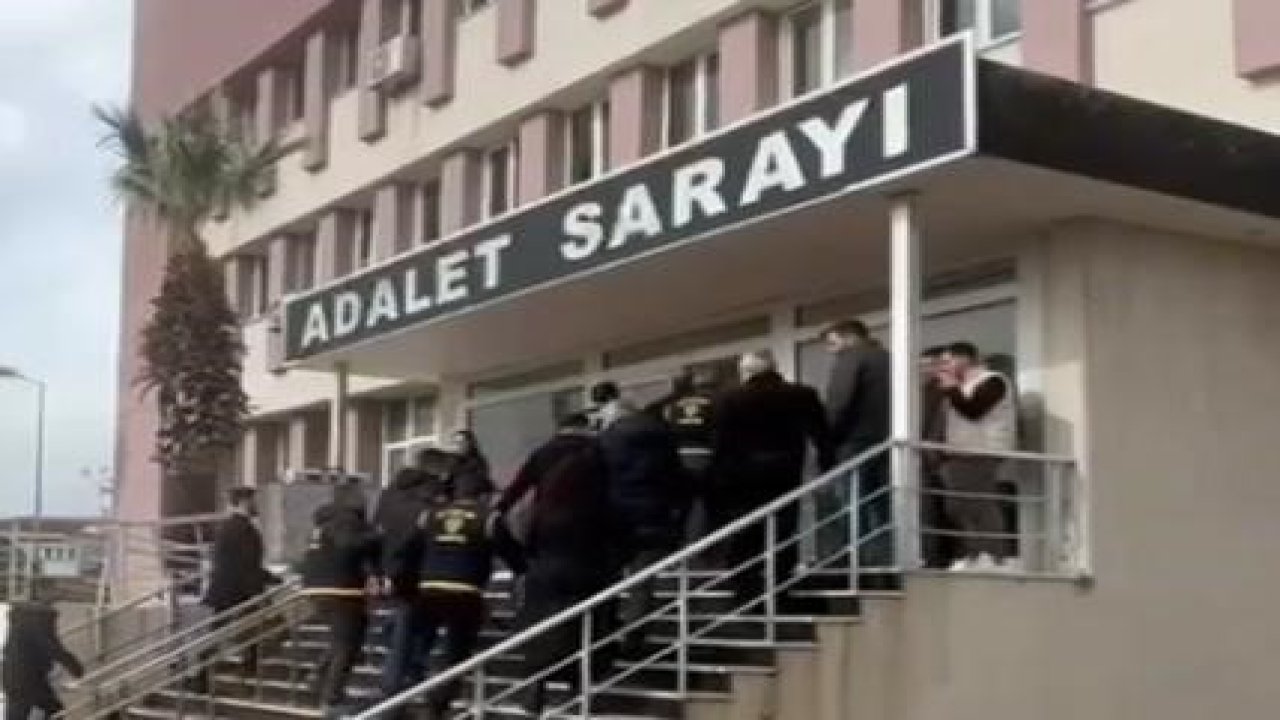 Yaşlı kadını dolandırmak isteyen sahte başkomiser ve sahte savcı gerçek polislere yakalandı