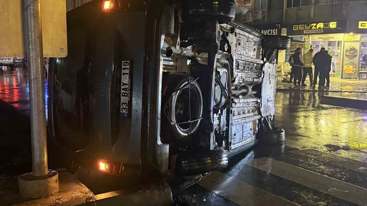 Mersin’de trafik kazası : 2 yaralı