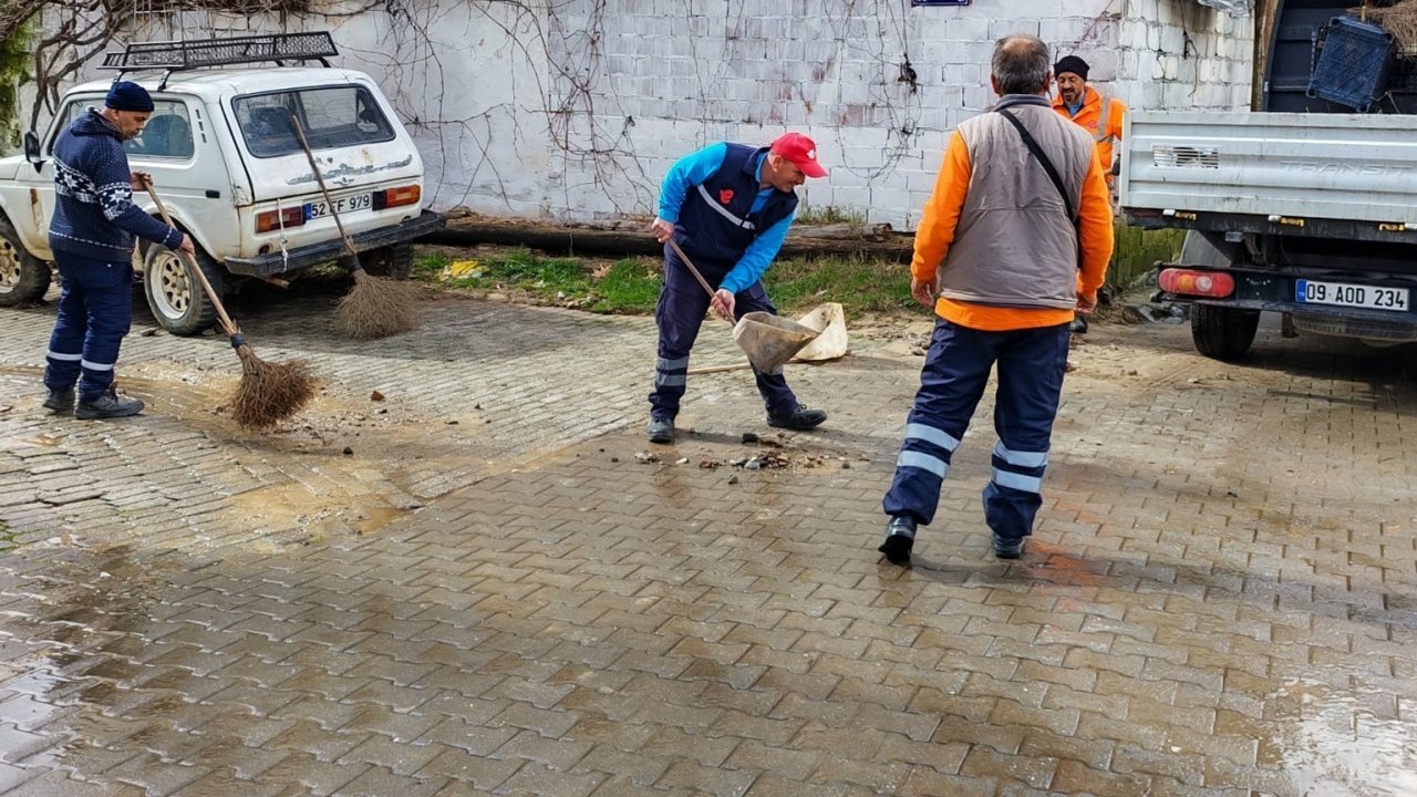 Yoğun yaşın ardından belediye ekipleri sahada
