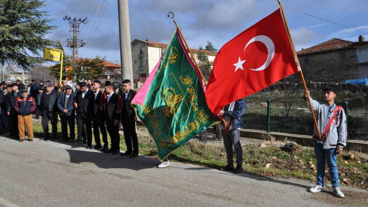 Isparta’da asırlık sancak kaldırma ve asker uğurlama geleneği