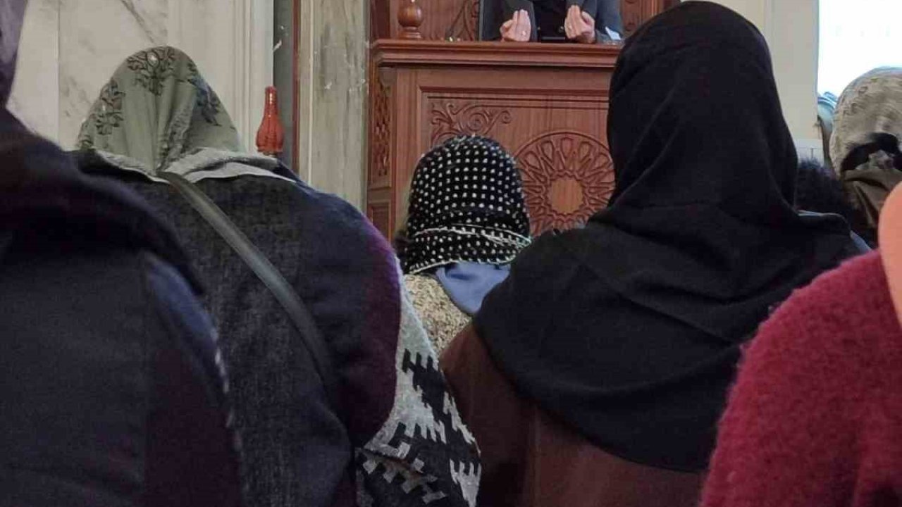 Kadınlara Berat gecesinin faziletleri anlatıldı