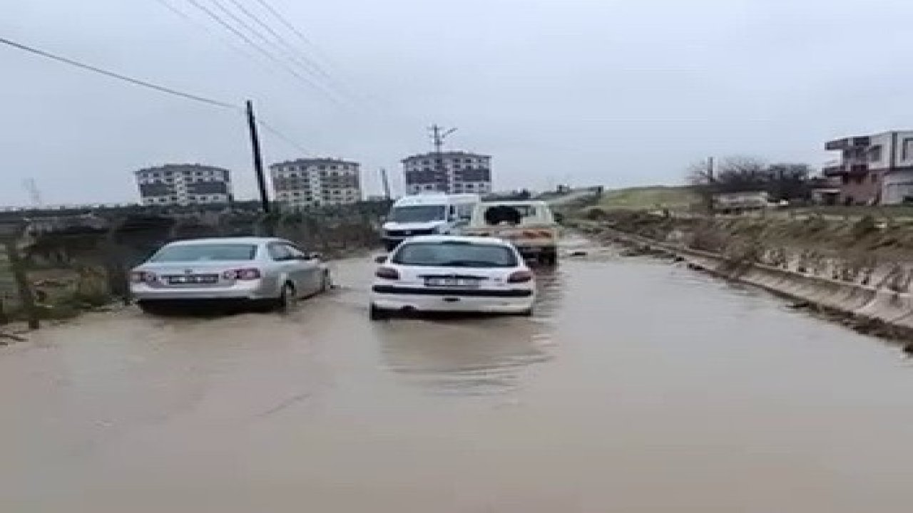 Adıyaman’da yol göle döndü