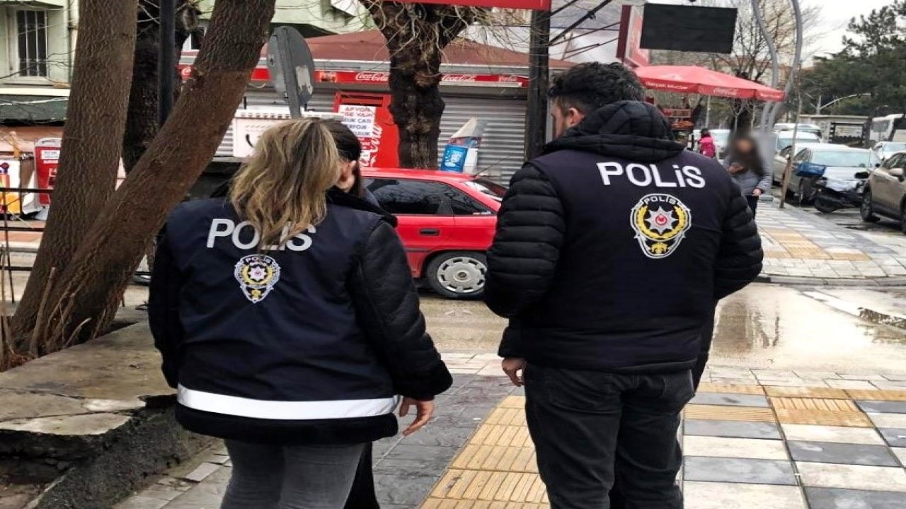 Polisten öğrencilerin yoğun olduğu bölgelerde denetim