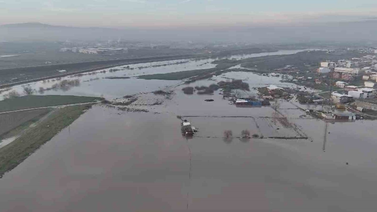 Bursa’da binlerce hektar ekili alan sular altında