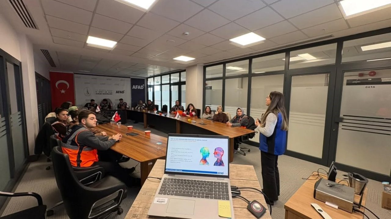 Kütahya’da 21 gönüllüye AFAD eğitimi verildi
