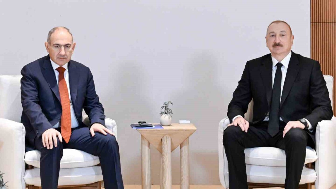 Aliyev ile Paşinyan, BAE’de ikili ilişkileri görüştü