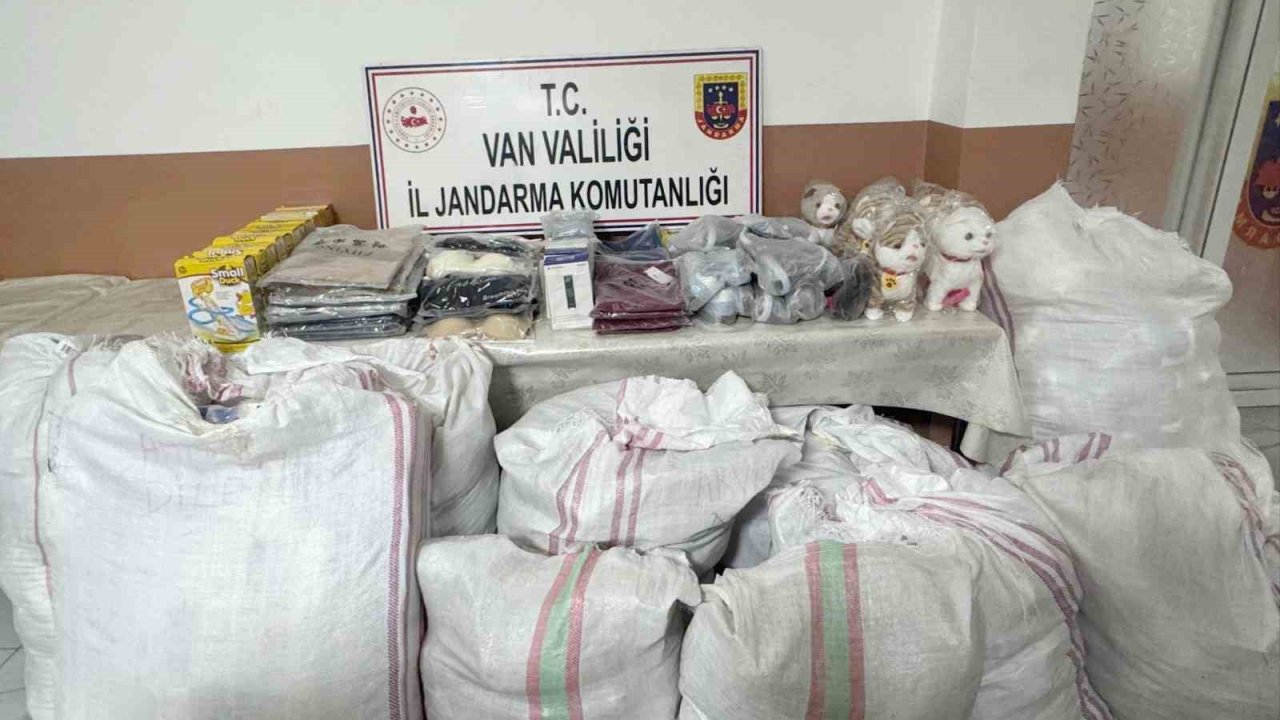 Başkale’de 3 milyon 250 bin TL değerinde kaçak malzeme ele geçirildi