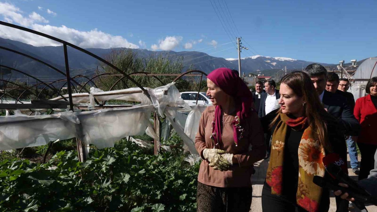 Büyükşehirden 121 çiftçiye 212 bin 400 metrekare sera naylonu desteği