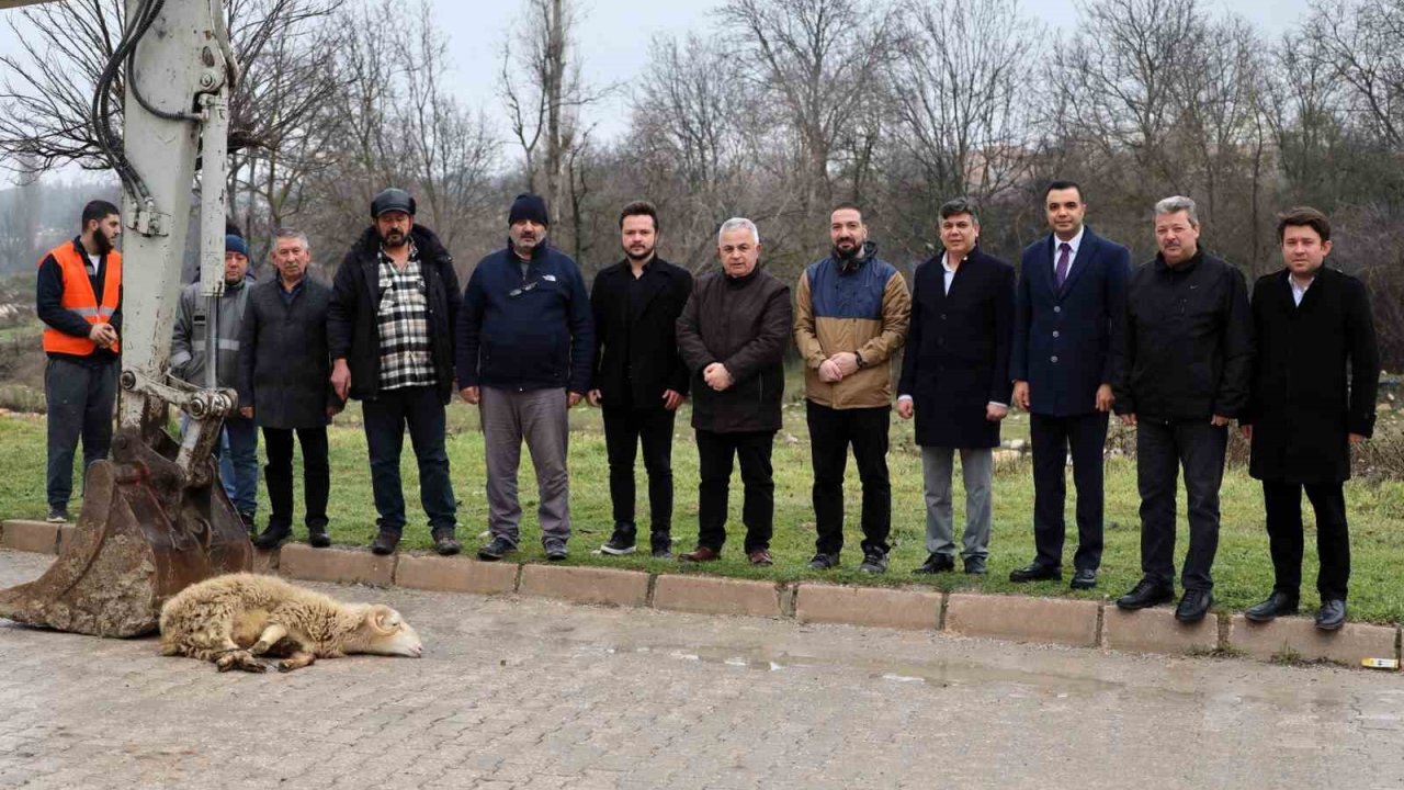 Söğüt’te alt yapı çalışmalarında ilk kazma vuruldu