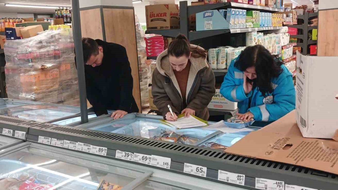 Hisarcık’ta satışa sunulan ürünlere yönelik denetim yapıldı