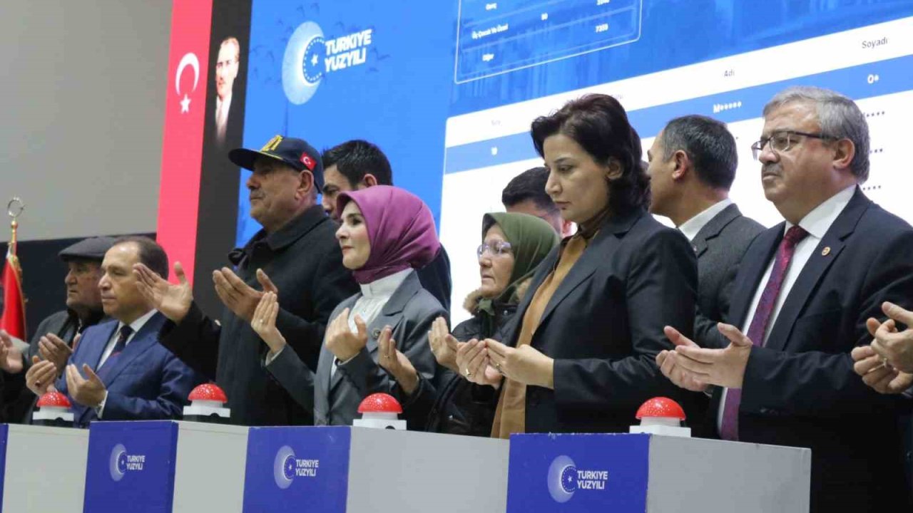 Bakan Göktaş: "Vatandaşlarımızın ev sahibi olma hayalini  "Yüzyılın Konut Projesi" ile gerçek kılıyoruz"