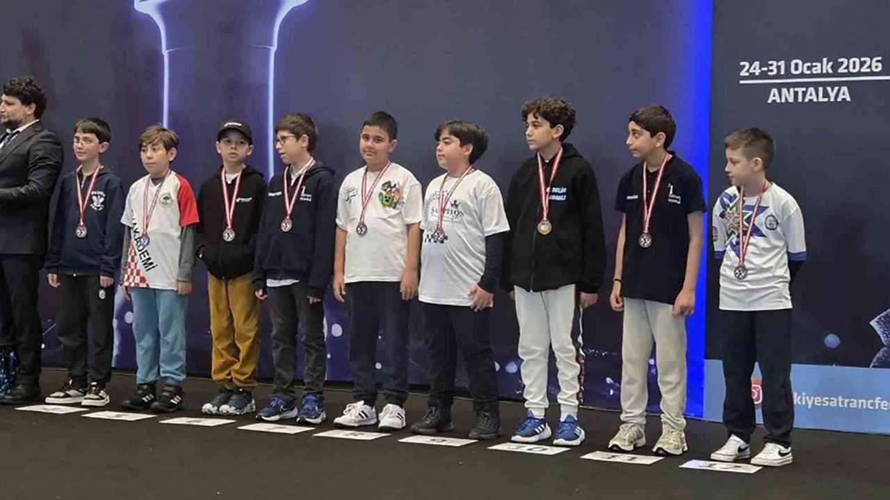 Büyükşehir Satranç Takımı’ndan Türkiye şampiyonluğu