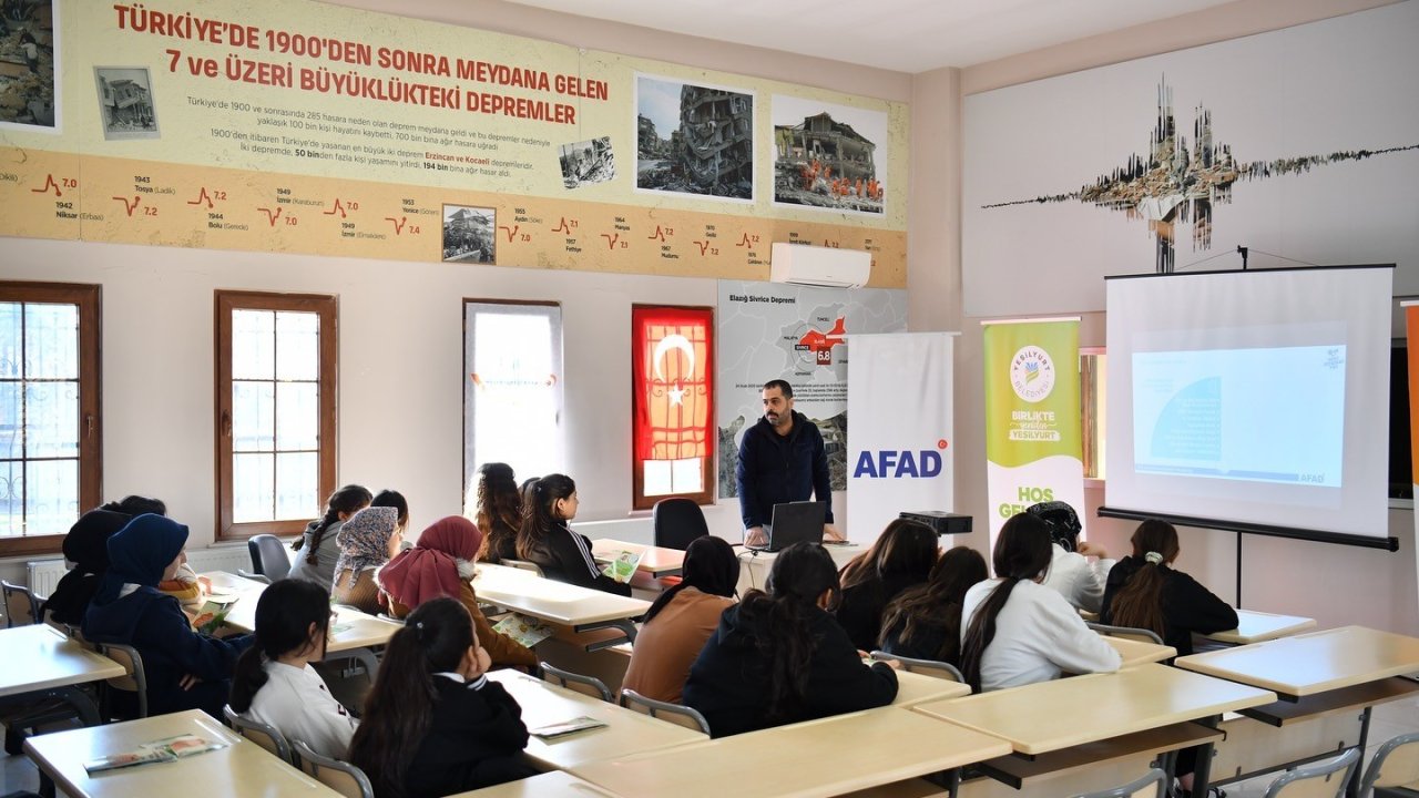 Yeşilyurt Belediyesi Afetlere hazırlık eğitimlerini kararlıkla sürdürüyor