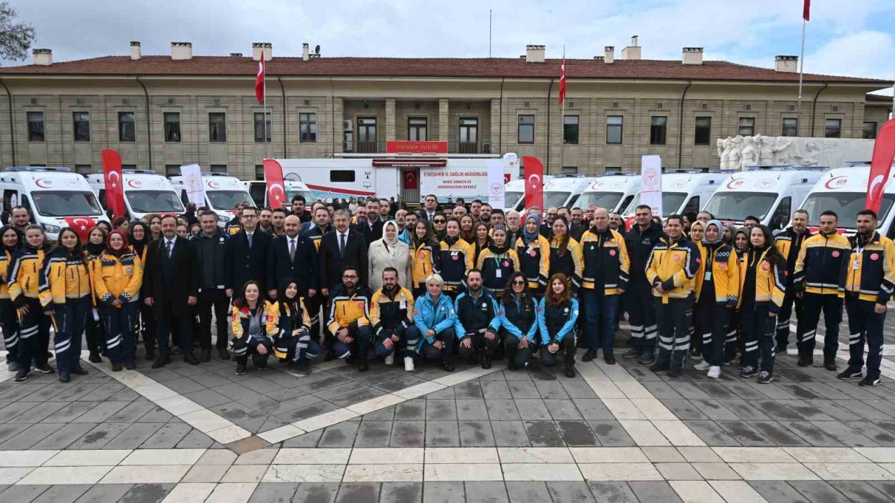 Eskişehir’de sağlık filosuna 10 yeni ambulans katıldı