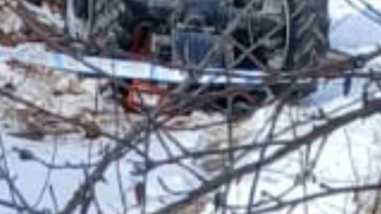 Traktör devrildi, köy muhtarı hayatını kaybetti