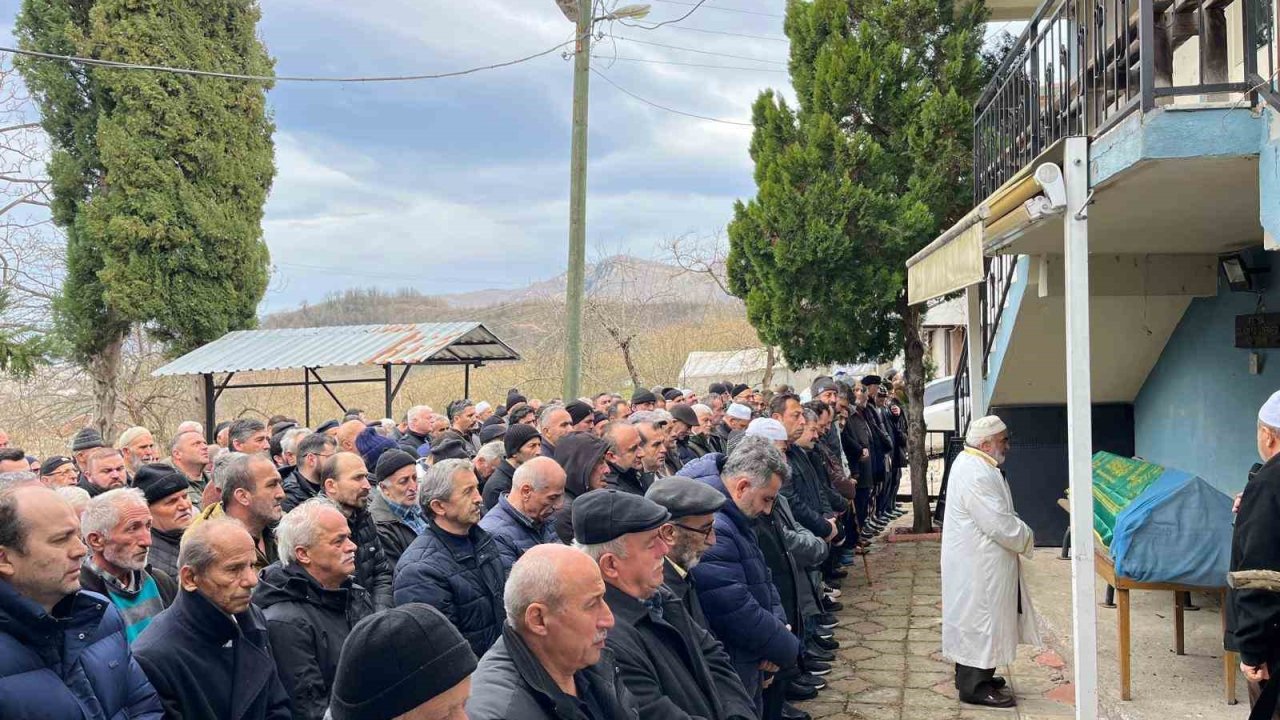 56 yıllık çift 1 gün arayla hayatını kaybetti