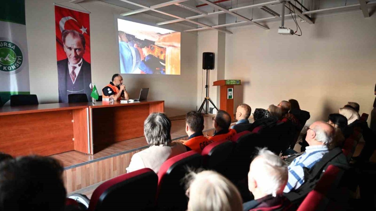 Bursa Kent Konseyi afetle mücadele ediyor