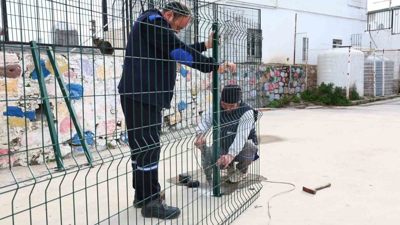 Belediyeden okullara kapsamlı bakım ve onarım çalışmaları