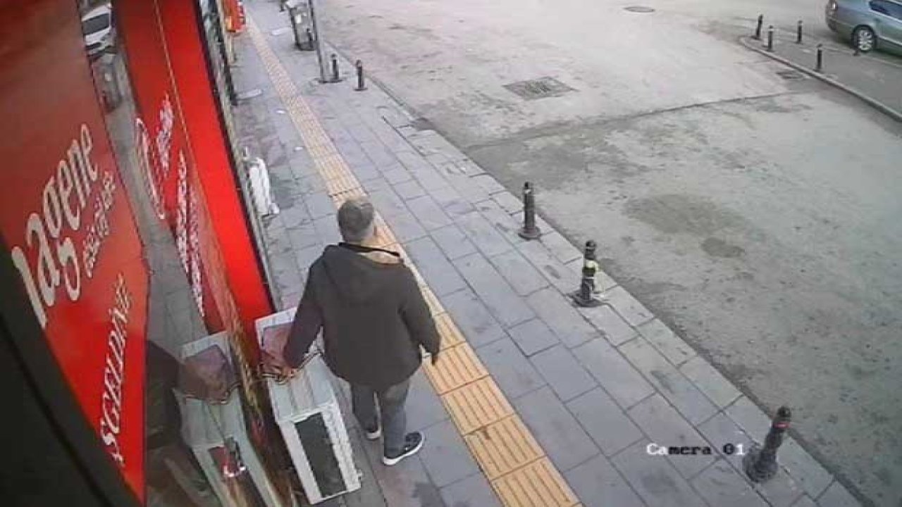 İmamın sahibi gelir alır diye bıraktığı çantayı kaşla göz arasında çaldı