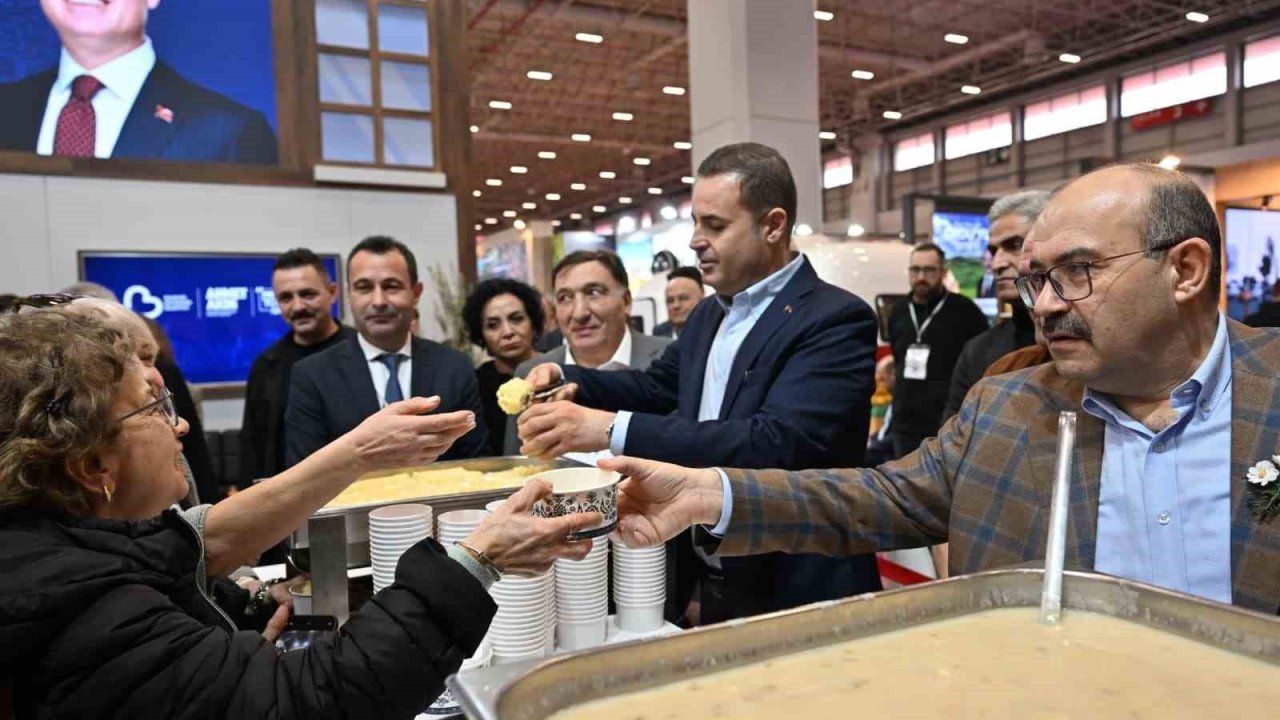 Vali İsmail Ustaoğlu, EMITT’te Balıkesir standına hayran kaldı