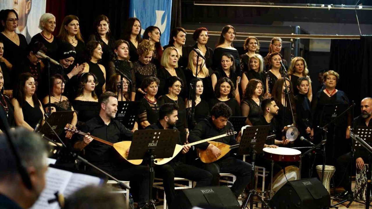 Aliağa’da Türk Halk Müziği rüzgârı esti