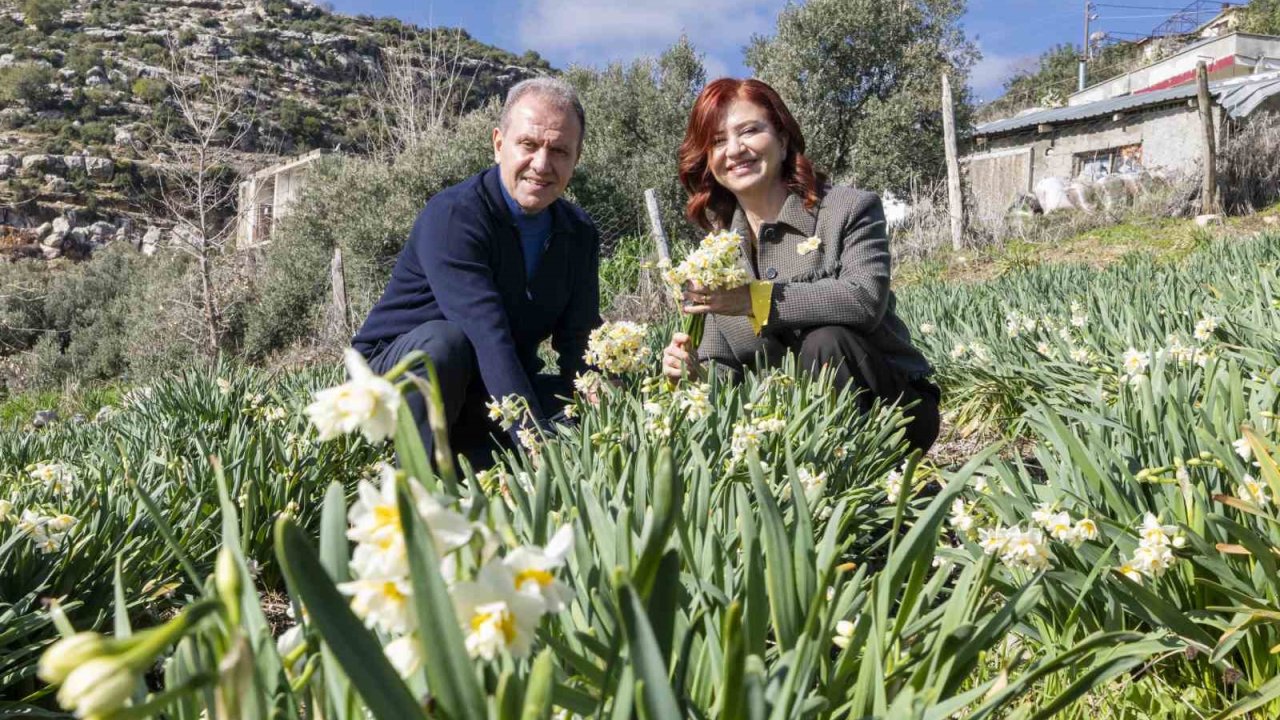 Mersin’de 4. Nergis Şenliği binlerce vatandaşı buluşturdu