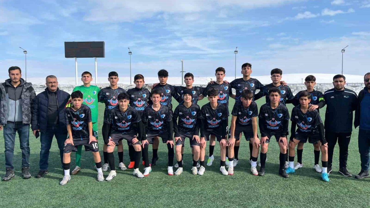 Muş Gençlerbirliği’nden 50. yılında çifte şampiyonluk sevinci