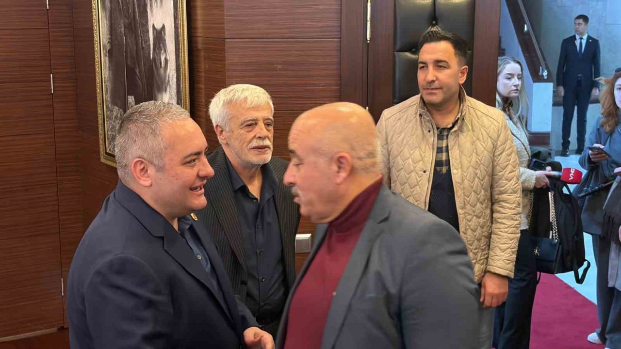 Keçiören Belediye Başkanı Özarslan: "(Özgür Özel hakkında) Bu sabah itibarıyla savcılığa suç duyurusunda bulundum"