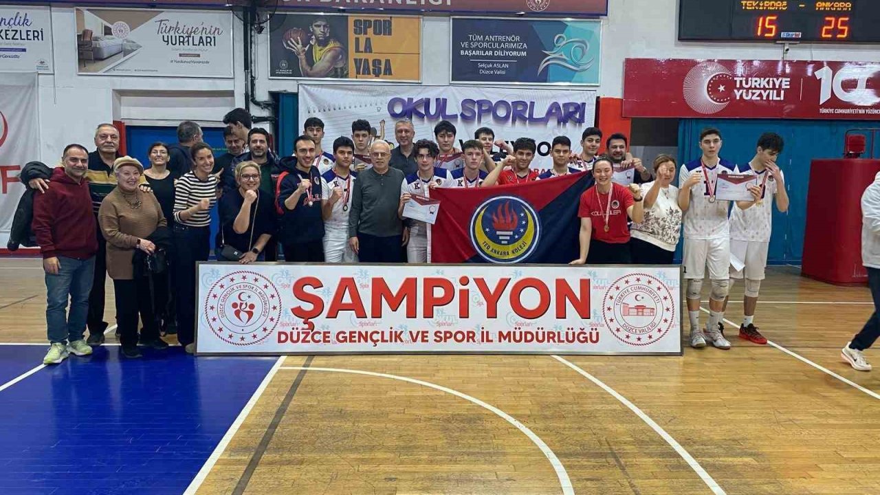 Düzce’de voleybol rüzgarı