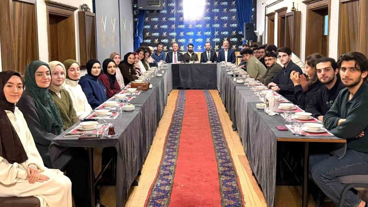 Farklı ilden gelen üniversiteli gençler sosyal sorumluluk için Kütahya’da ağırlandı