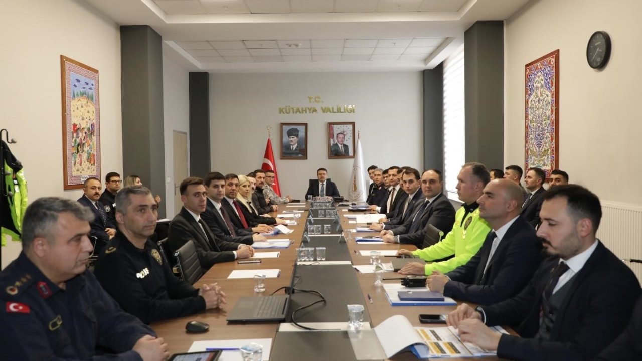 Vali Işın: "Vatandaşlarımızın huzur ve güvenliği devletin öncelikli sorumlulukları arasındadır"