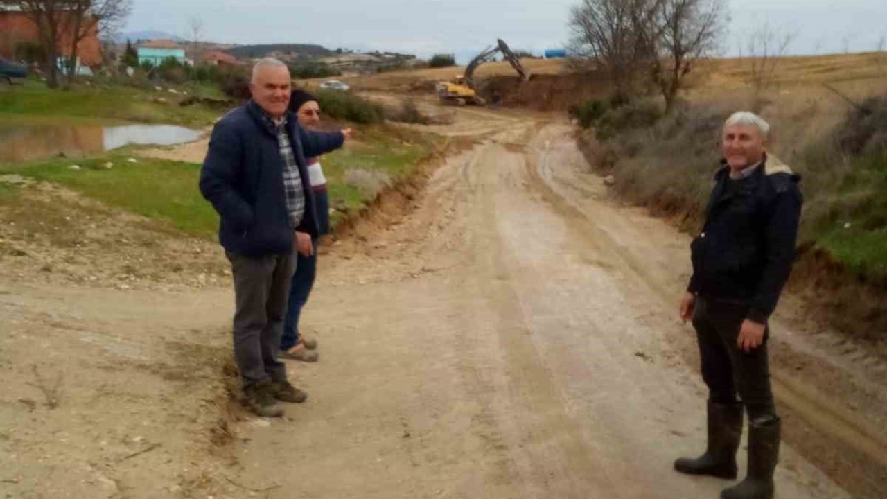 Türlübey’in yol sorununu büyükşehir çözdü