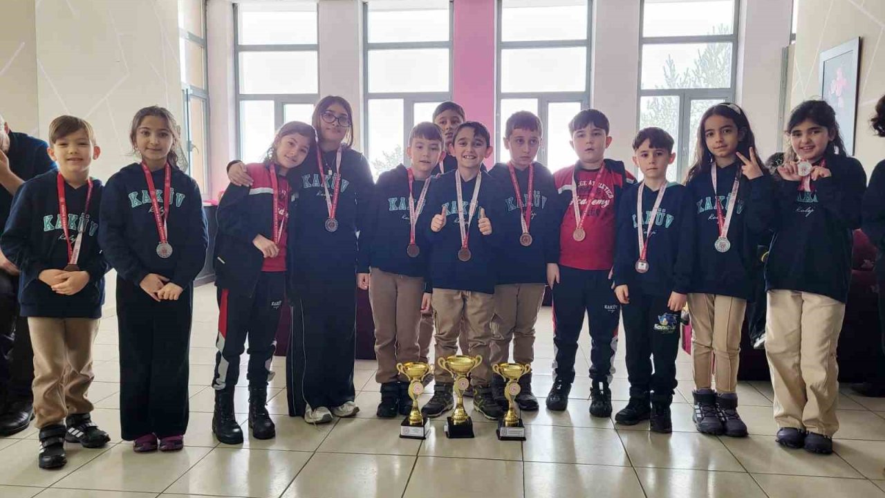 Kars’ta strateji ve hamle günü: Okul Sporları Satranç Turnuvası sona erdi