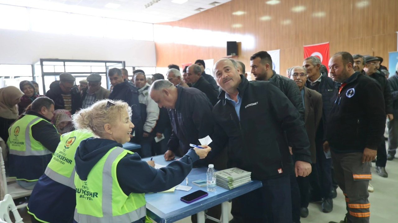 Tavaslı üreticilere 5 bin 991 zeytin fidanı dağıtıldı