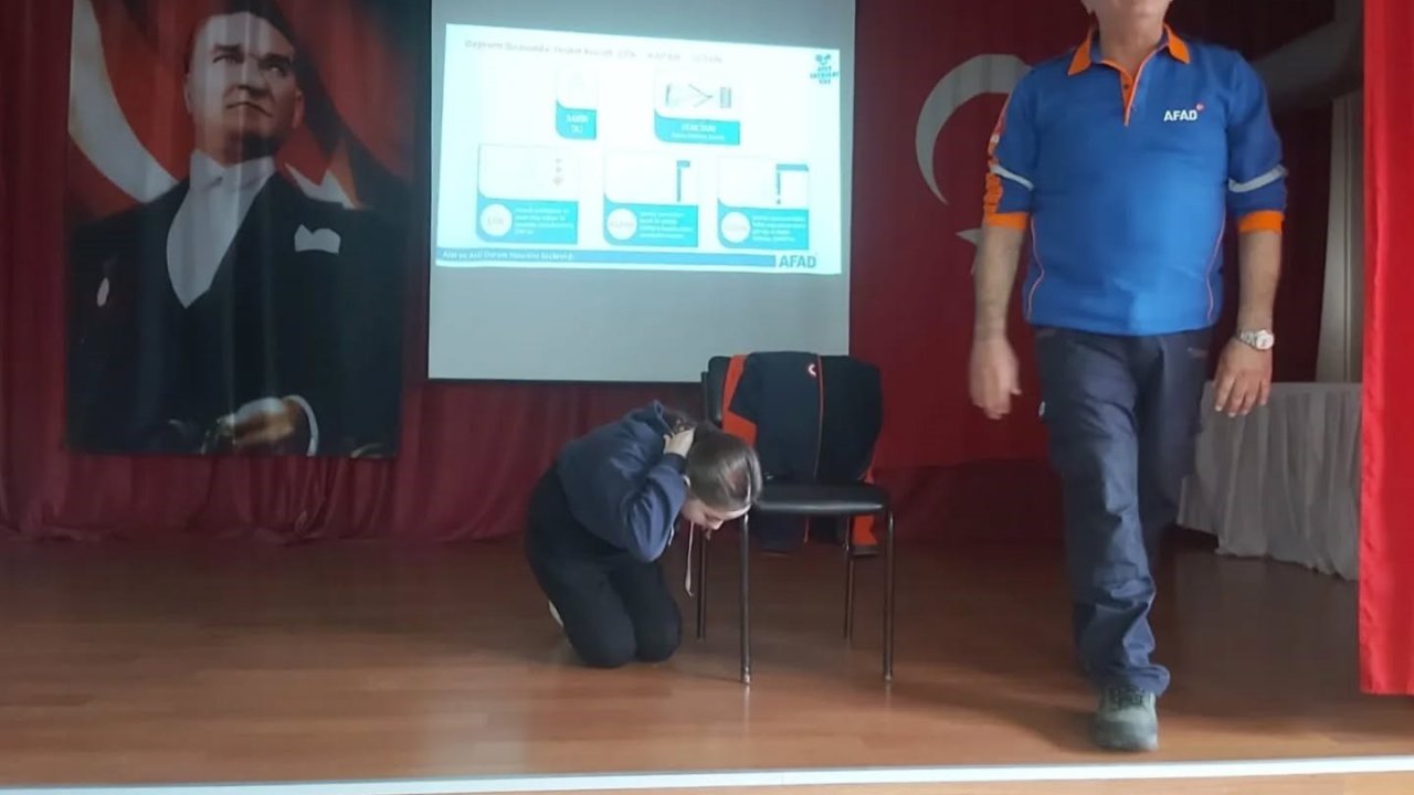 Öğrencilere afet bilinci aşılandı, tahliye tatbikatı yapıldı