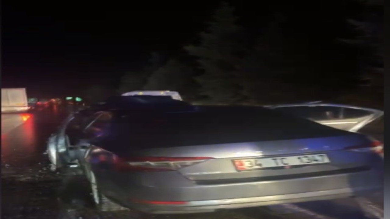 Osmaniye’de bariyerlere çarpan otomobil hurdaya döndü: 3 yaralı