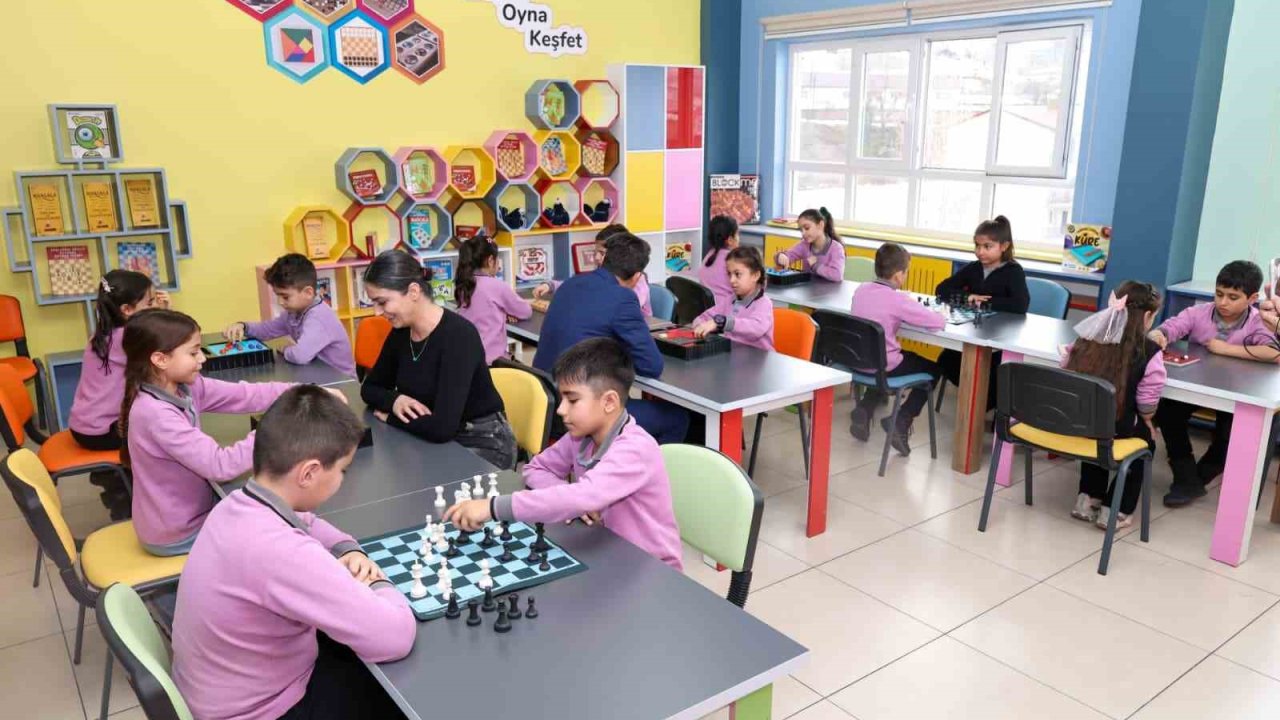 Tunceli’de tüm ilkokul ve ortaokullara akıl ve zeka oyunları sınıfı